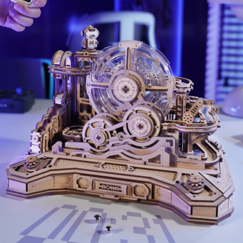 Robotime Rokr Pinball Model Ge - Desk Setup Gear ulasan dan harga